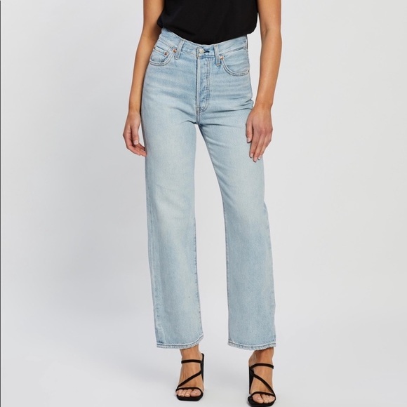 Levi's Denim - NWT Levi’s Premium Ribcage straight in Ojai Shore